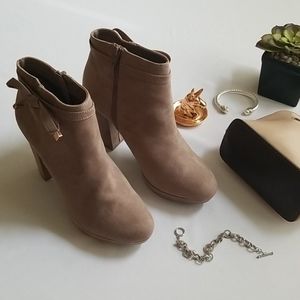 lc lauren conrad leche women's ankle boots